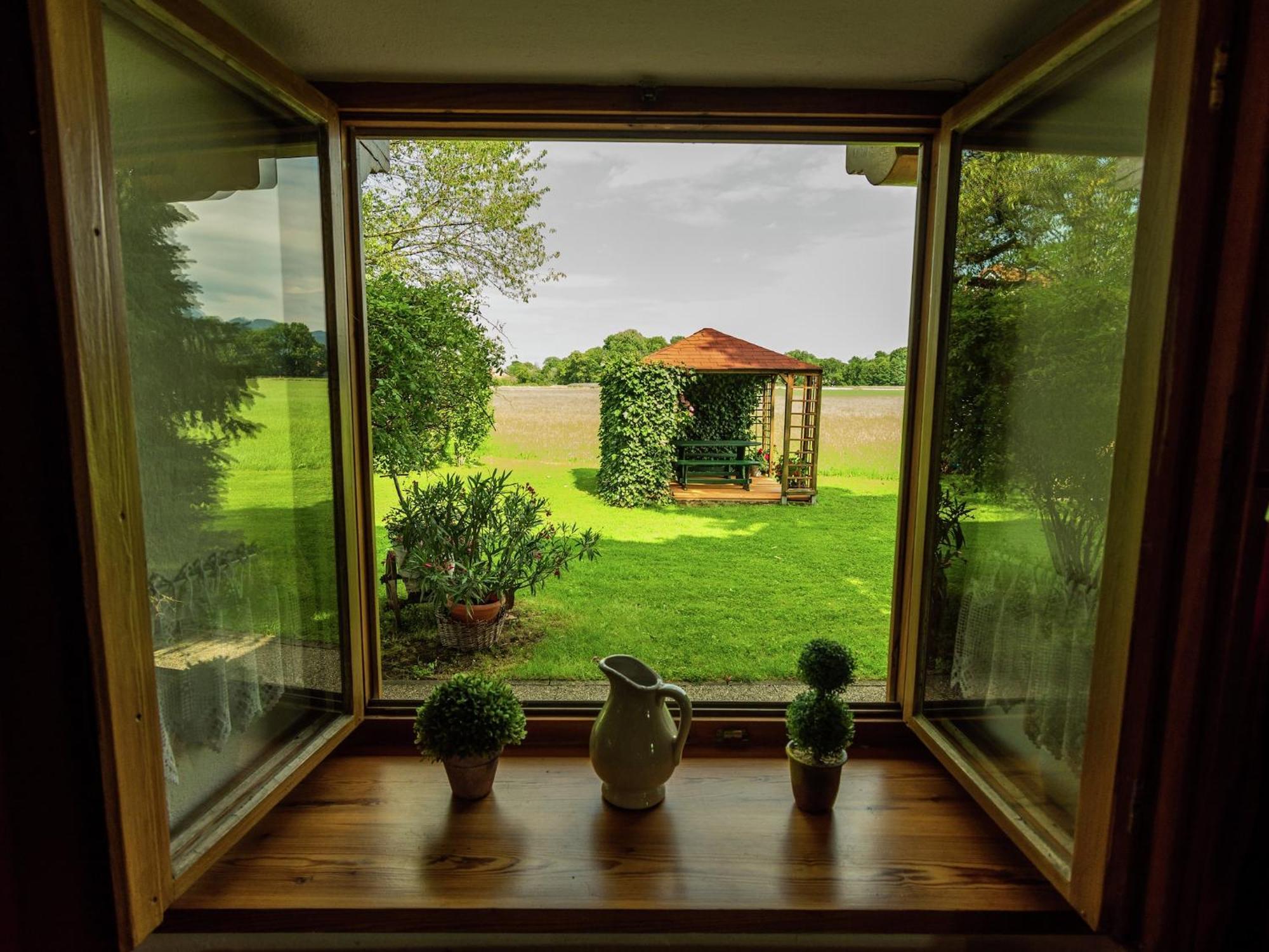 Alluring Holiday Home In Ubersee With Whirlpool Ngoại thất bức ảnh
