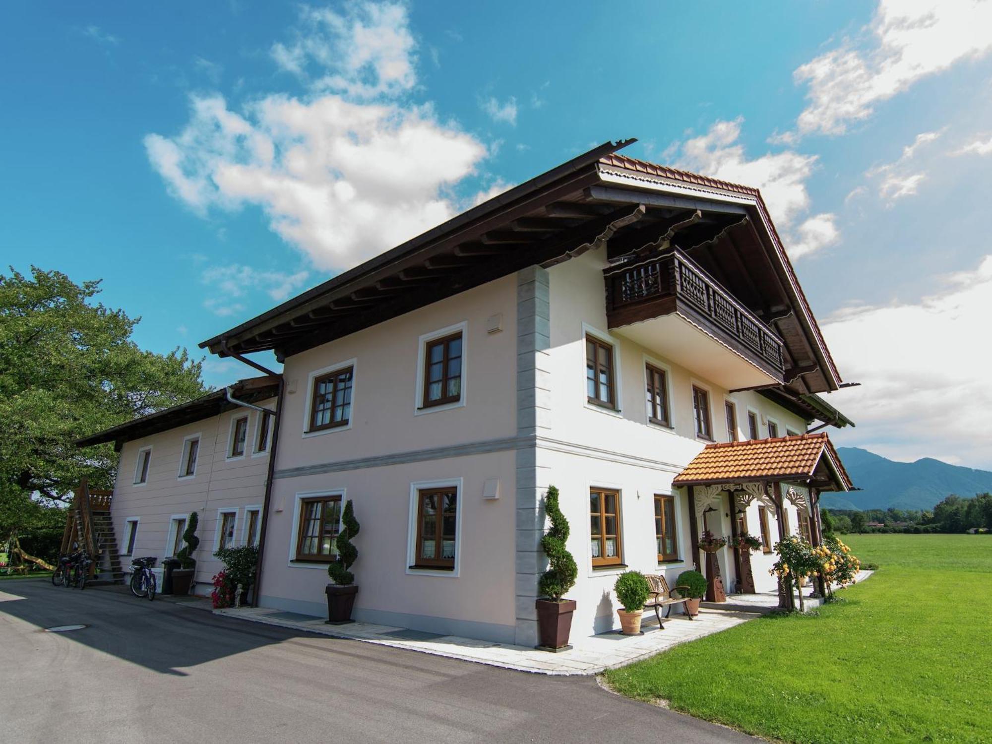 Alluring Holiday Home In Ubersee With Whirlpool Ngoại thất bức ảnh